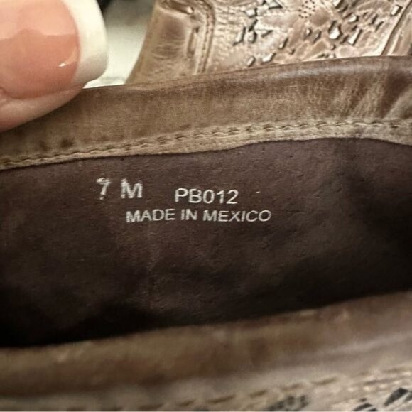 Corral Women's Taupe Laser-Cut Short Top Round Toe Boots Size 7 - Picture 9 of 14